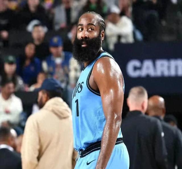 关于火箭对决鹈鹕，哈登和威少的对决令人燃烧的信息